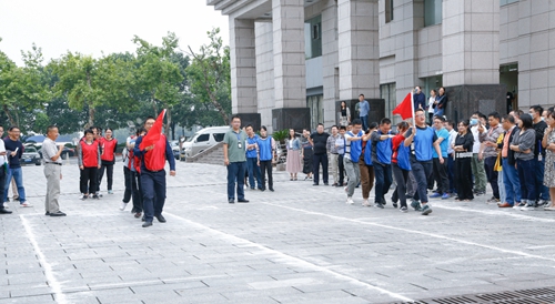 歡度中秋喜迎國慶 宜化集團與宜昌市發改委共同舉辦趣味運動會(圖1)