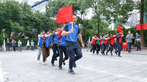 歡度中秋喜迎國慶 宜化集團與宜昌市發改委共同舉辦趣味運動會(圖2)